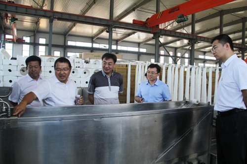 8月27日，新華社遼寧分社社長王振宏一行人員蒞臨一諾產業(yè)園區(qū)調研