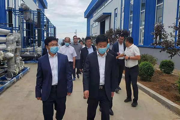 遼寧省葫蘆島市市長楊軍生蒞臨北票市一諾環(huán)保產(chǎn)業(yè)集團考察并指導(dǎo)工作 遼寧省葫蘆島市市長楊軍生蒞臨北票市一諾環(huán)保產(chǎn)業(yè)集團考察并指導(dǎo)工作